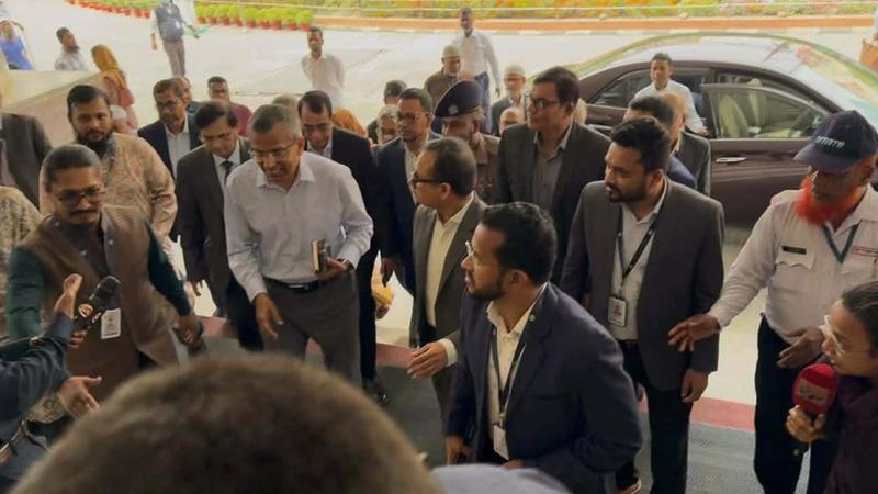 বাংলাদেশ ব্যাংকের ১৪তম গভর্নর হিসেবে দায়িত্ব নিলেন মোস্তাকুর রহমান