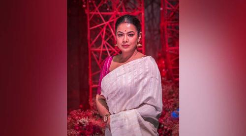 ট্রোলারদের আক্রমণে সোশাল মিডিয়া ছাড়ার সিদ্ধান্ত ইমনের