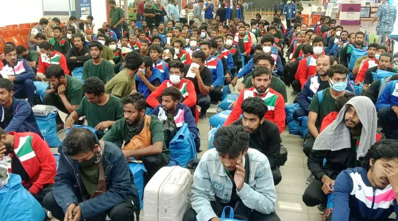 লিবিয়া থেকে ফিরলেন ১৭৫ বাংলাদেশি