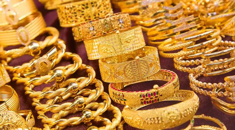 আজকের বাজারে সোনার ভরি কত?
