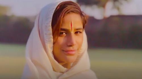 গ্ল্যামার জগতের চাকচিক্য ছেড়ে আধ্যাত্মিকতার পথে অভিনেত্রী পুনম পাণ্ডে!