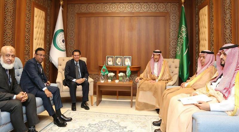 ওআইসির শীর্ষ নেতাদের সাথে পররাষ্ট্রমন্ত্রীর বৈঠক