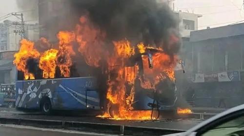 গাজীপুরে মোটরসাইকেলের সঙ্গে সংঘর্ষে যাত্রীবাহী বাসে আগুন