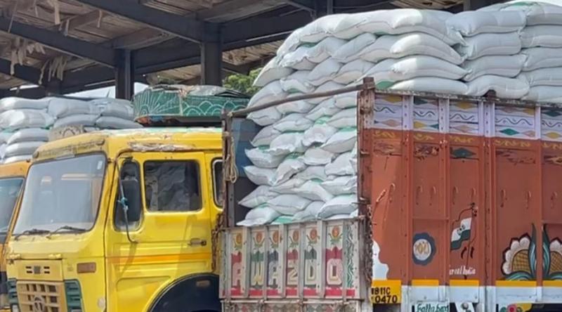 বেনাপোল বন্দর দিয়ে ৩২২০ টন চাল আমদানি