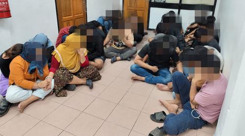 মালয়েশিয়ায় ৪ বাংলাদেশিসহ ২৬ অভিবাসীর কারাদণ্ড