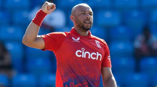 পিএসএলে নাহিদের দলে যোগ দিলেন ইংলিশ পেসার