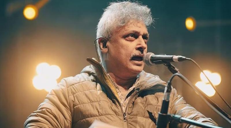 কমিউনিস্টদের নিয়ে খোলামেলা মন্তব্য করলেন গীতিকার পীযূষ মিশ্র