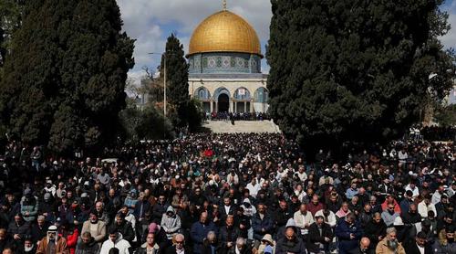 মসজিদুল আকসায় ১ লাখ ফিলিস্তিনির রমজানের দ্বিতীয় জুমা আদায়