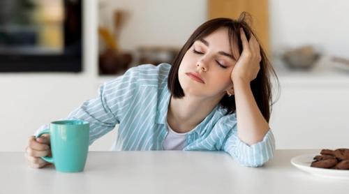 শরীরে কোন ভিটামিনের ঘাটতি হলে অতিরিক্ত ঘুম পায়?