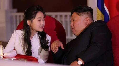 কিমের কিশোরী মেয়ের অস্ত্র চালানোর বিরল ছবি প্রকাশ