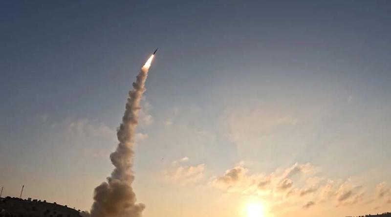 ইরানের মিসাইল হামলায় আবুধাবিতে নিহত ১