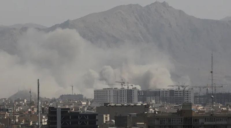 ইরানে ইসরাইলের হামলা, কী বলছে পাকিস্তান?