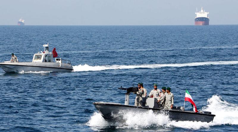 হরমুজ প্রণালী বন্ধ করে দিল ইরান