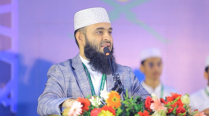 জরুরি বার্তা দিয়ে আজহারীর ফেসবুক পোস্ট