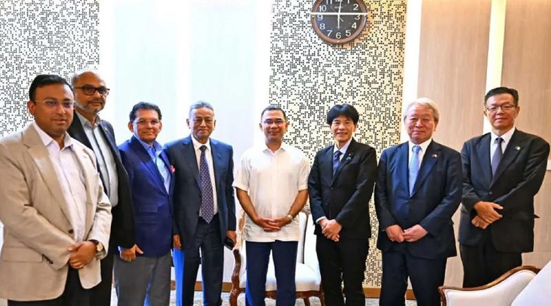 প্রধানমন্ত্রীর সঙ্গে জাপানের প্রতিনিধি দলের সাক্ষাৎ