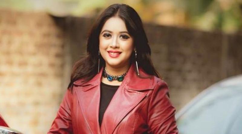 ব্যস্ততার মাঝেও নতুন সুখবর দিলেন ঐশী