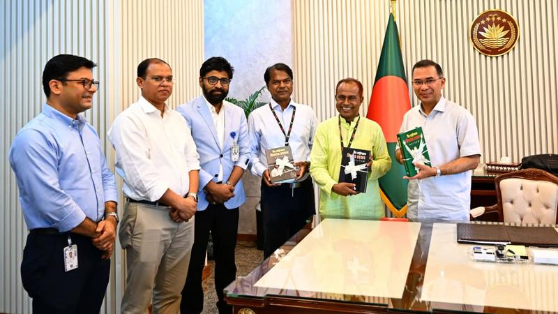 ‘বীর রাষ্ট্রনায়ক জিয়াউর রহমান’ গ্রন্থের মোড়ক উন্মোচন করলেন প্রধানমন্ত্রী