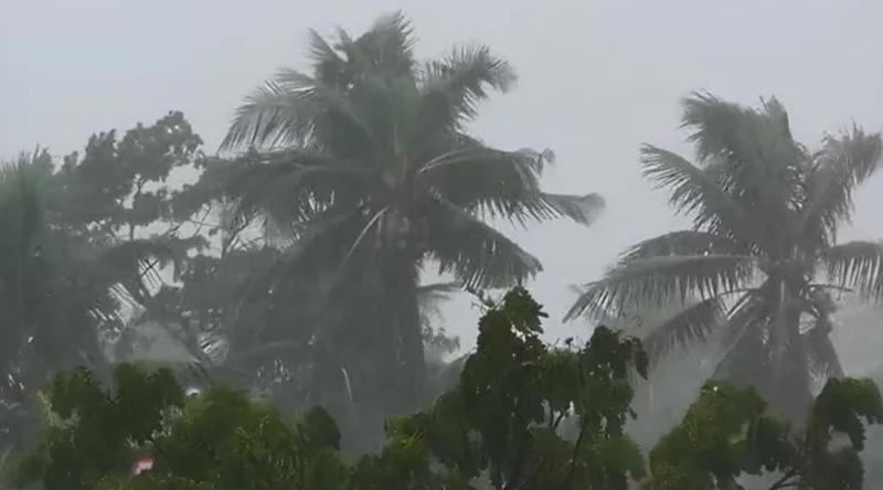 দেশের ৯ অঞ্চলে ঝড়বৃষ্টির পূর্বাভাস, নদীবন্দরে সতর্ক সংকেত