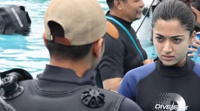 বডি ডাবল ছাড়াই ২০ ঘণ্টা পানির নিচে রাশমিকা, গড়লেন নতুন রেকর্ড