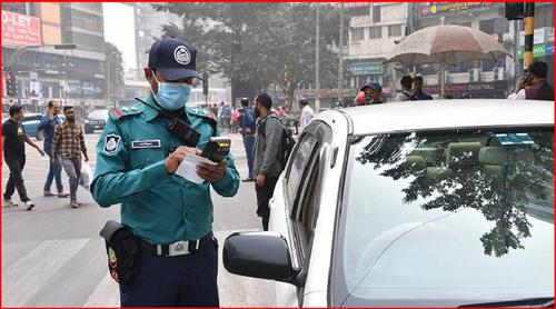 ট্রাফিক আইন লঙ্ঘনে রাজধানীতে ২ দিনে ২৮৩৬ মামলা