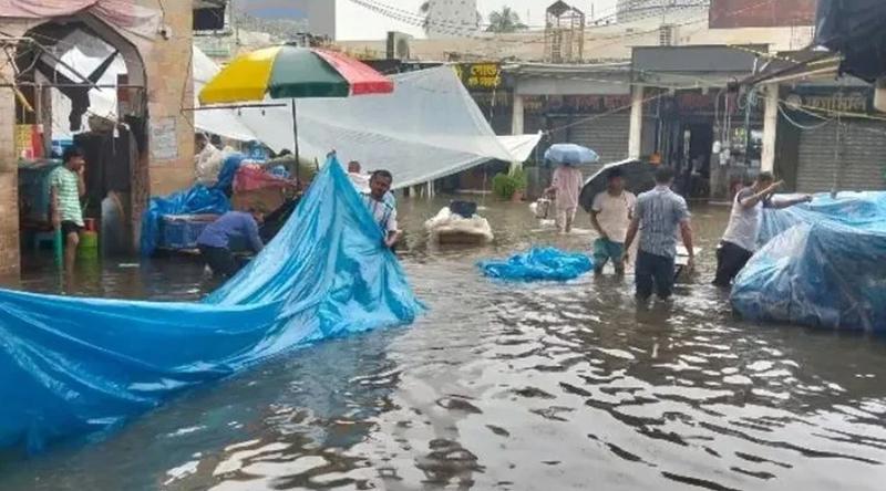 ঢাকা নিউ মার্কেট সাময়িকভাবে বন্ধ ঘোষণা