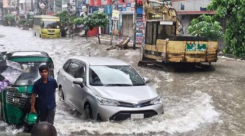 রাজধানীতে সকাল থেকে আবারও বৃষ্টি, চরম ভোগান্তিতে নগরবাসী
