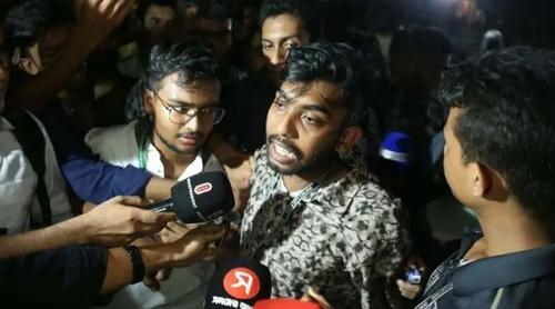 ১০ ঘণ্টা পর আন্দোলন স্থগিত, রাতে নতুন কর্মসূচি ঘোষণা
