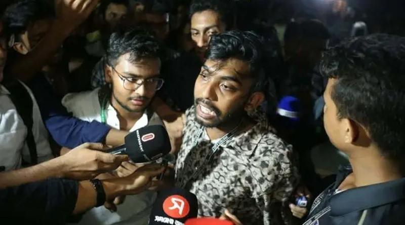 ১০ ঘণ্টা পর আন্দোলন স্থগিত, রাতে নতুন কর্মসূচি ঘোষণা