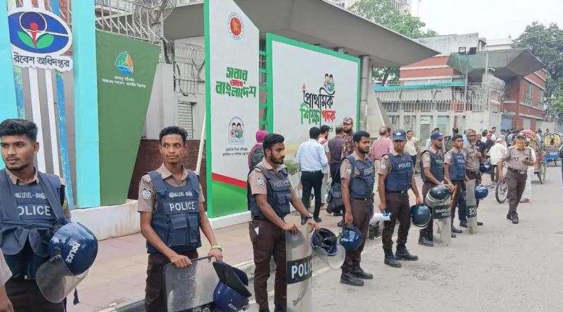 এইচএসসি পরীক্ষার্থীদের লংমার্চ ঘিরে সচিবালয়ে নিরাপত্তা জোরদার