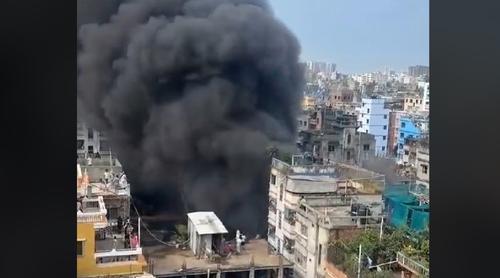 হাজারীবাগে জুতার কারখানায় ভয়াবহ আগুন