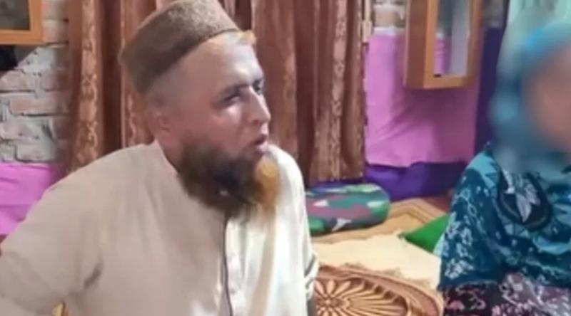 তাবিজের কথা বলে ধর্ষণচেষ্টার অভিযোগে জামায়াত নেতা গ্রেপ্তার