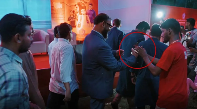ঢাবিতে শিবিরের প্রোগ্রাম থেকে ব্যারিস্টার আরমানের ফোন চুরি