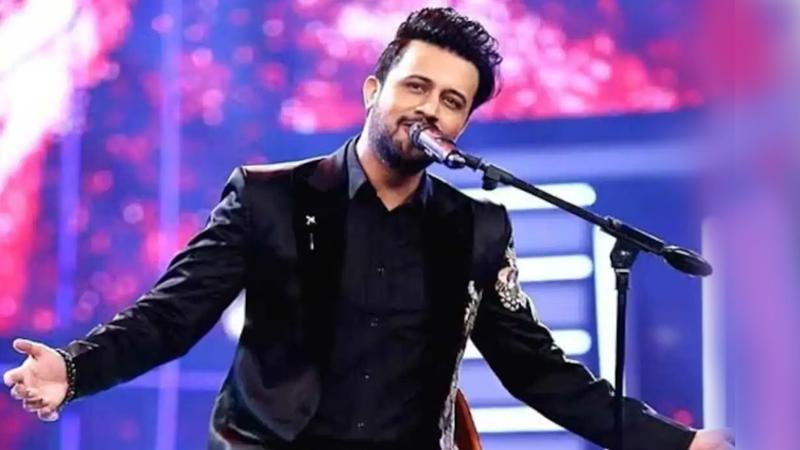 ‘২৪ জুলাই দেখা হবে’, ভিডিও বার্তায় ঢাকার ভক্তদের আতিফ
