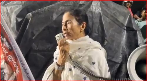 উত্তপ্ত পশ্চিমবঙ্গ, রাস্তায় নামলেন মমতা ব্যানার্জী