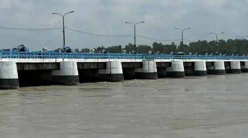 পাহাড়ি ঢল ও বৃষ্টিপাতে বিপৎসীমার কাছাকাছি তিস্তার পানি
