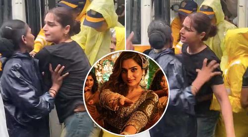 শিক্ষার্থীদের বিক্ষোভে অংশ নিয়ে আটক ‘ধুরন্ধর’ অভিনেত্রী আয়েশা খান