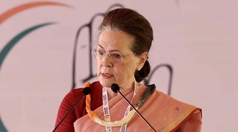 সরকার শিক্ষার্থীদের দেশের শত্রু হিসেবে গণ্য করছে: সোনিয়া গান্ধী