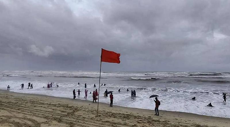 বঙ্গোপসাগরে লঘুচাপ, চার সমুদ্রবন্দরে ৩ নম্বর সতর্কসংকেত