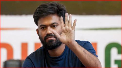 ‘দুনিয়া মাথা নত করে, তবে নত করানোর মতো মানুষ থাকতে হয়’