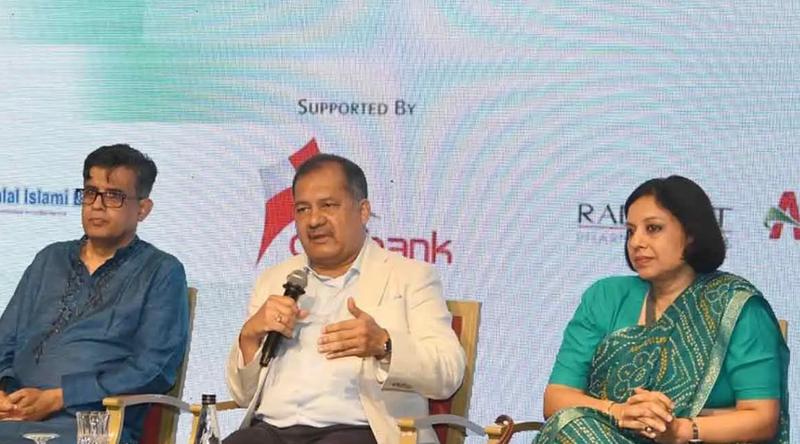 সাংবাদিকদের অ্যাক্টিভিস্ট হওয়া উচিত নয় : তথ্যমন্ত্রী
