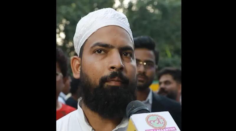 দিল্লির বিক্ষোভকারীদের পানি-খাবার দেওয়ায় জুনায়েদের বাড়িতে পুলিশের হানা