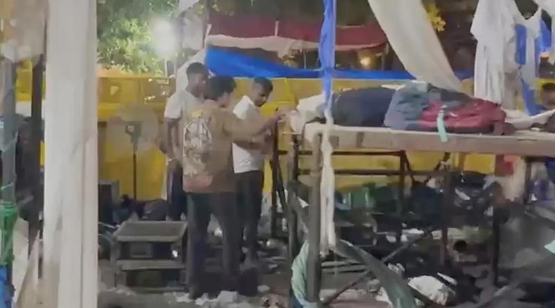 সব আন্দোলনকারী চলে যাওয়ার পর ভেঙে ফেলা হচ্ছে দিল্লির বিক্ষোভস্থলের মঞ্চ