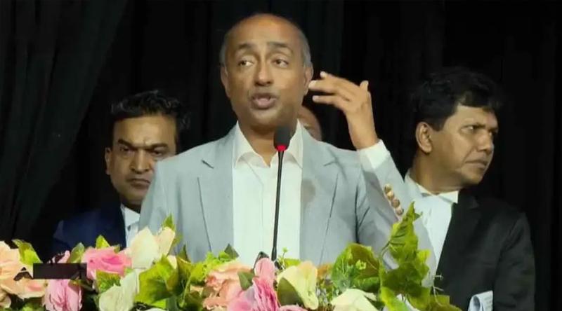 সাবেক রাষ্ট্রপতির বিরুদ্ধে ওঠা দুর্নীতির অভিযোগ সরকার পর্যালোচনা করছে