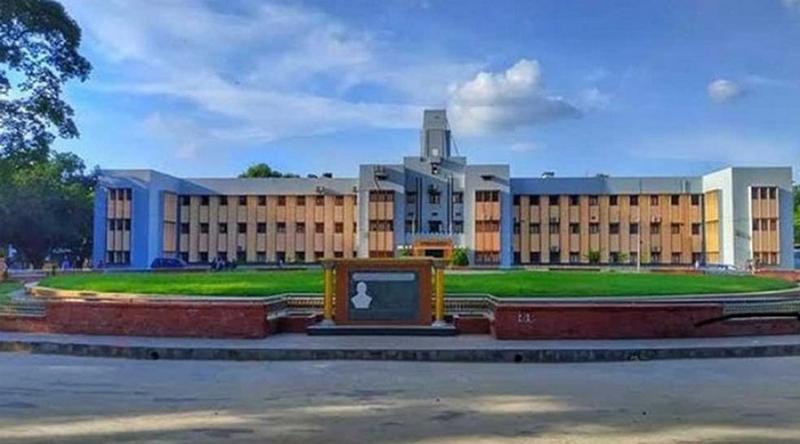 প্রেমের প্রস্তাবে রাজি না হওয়ায় রাবি ছাত্রীকে পিস্তলের ভয় দেখানোর অভিযোগ