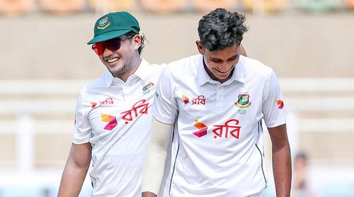 তাসকিনকে সঙ্গী করে অস্ট্রেলিয়ার উদ্দেশে রওনা দিলেন নাহিদ রানা