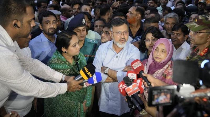 মিরপুরে দেয়াল ধসের ঘটনায় তদন্ত কমিটি গঠন করে ব্যবস্থা নেওয়ার আশ্বাস ডিএনসিসি প্রশাসকের