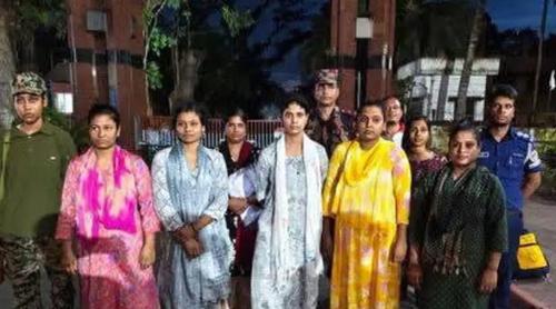 ভারতে কারাভোগের পর দেশে ফিরলেন ৫ বাংলাদেশি নারী