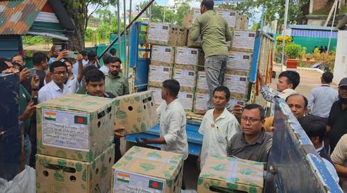প্রধানমন্ত্রী তারেক রহমানকে ৭৮০ কেজি আনারস পাঠালেন ত্রিপুরার মুখ্যমন্ত্রী