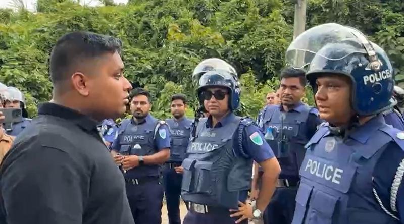 পুলিশও হবেন, দলীয় এজেন্ডাও বাস্তবায়ন করবেন- এটা হতে পারে না: হাসনাত আবদুল্লাহ