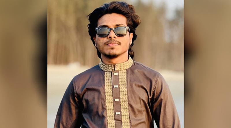 ‘আমি পারছি না বন্ধু, আমাকে একটু নিয়ে যাও’ বলে ডুবতে থাকে বিশ্ববিদ্যালয় শিক্ষার্থী